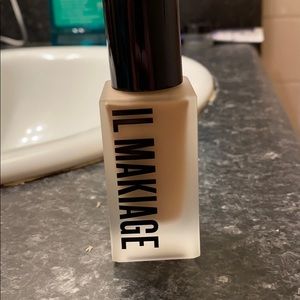 IL Makiage Woke Up Like This Liquid Foundation